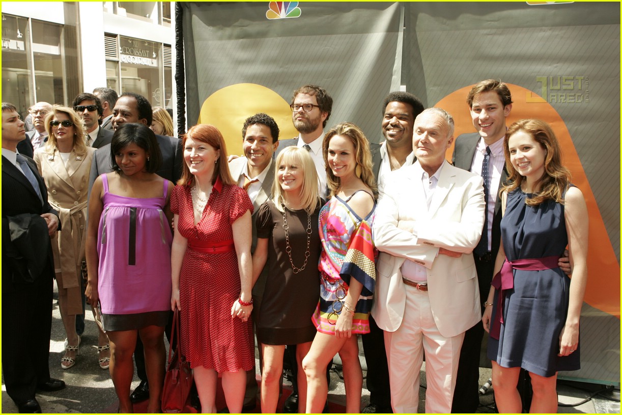 Full Sized Photo of 01 the office cast nbc upfronts 2007