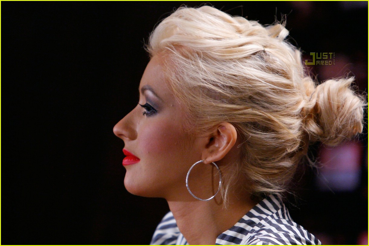 christina aguilera bump