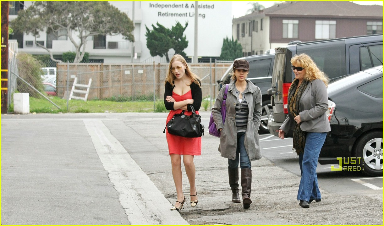 Full Sized Photo of jessica alba furniture 13 | Photo 944321 | Just Jared