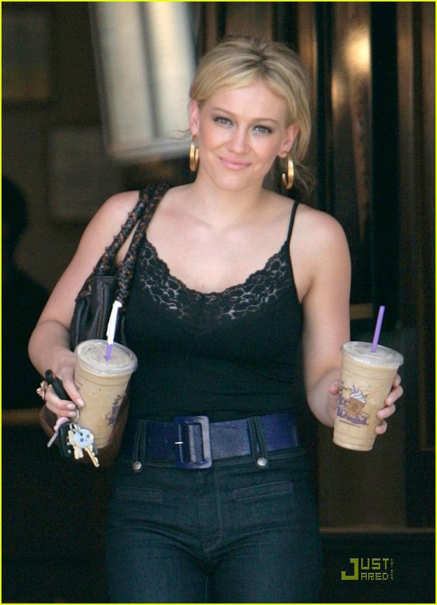 Full Sized Photo of hilary duff coffee queen 07 | Photo 1200741 | Just
