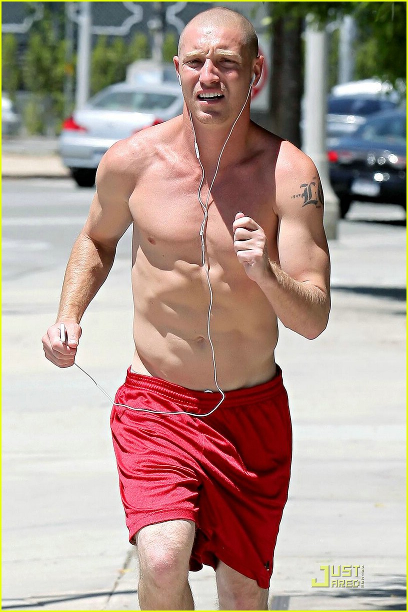 Full Sized Photo of lane garrison shirtless running 04 | Photo 1907111
