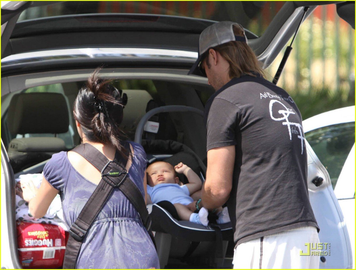 Full Sized Photo of josh holloway son java 11 Photo 2015971 Just Jared