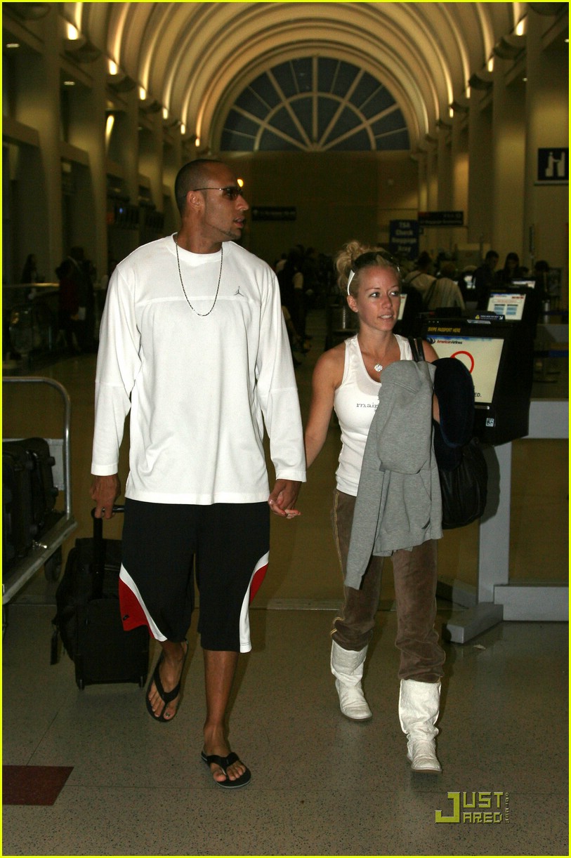 Kendra Wilkinson & Hank Baskett: Newlyweds! kendra wilkinson hank baskett newlyweds 03