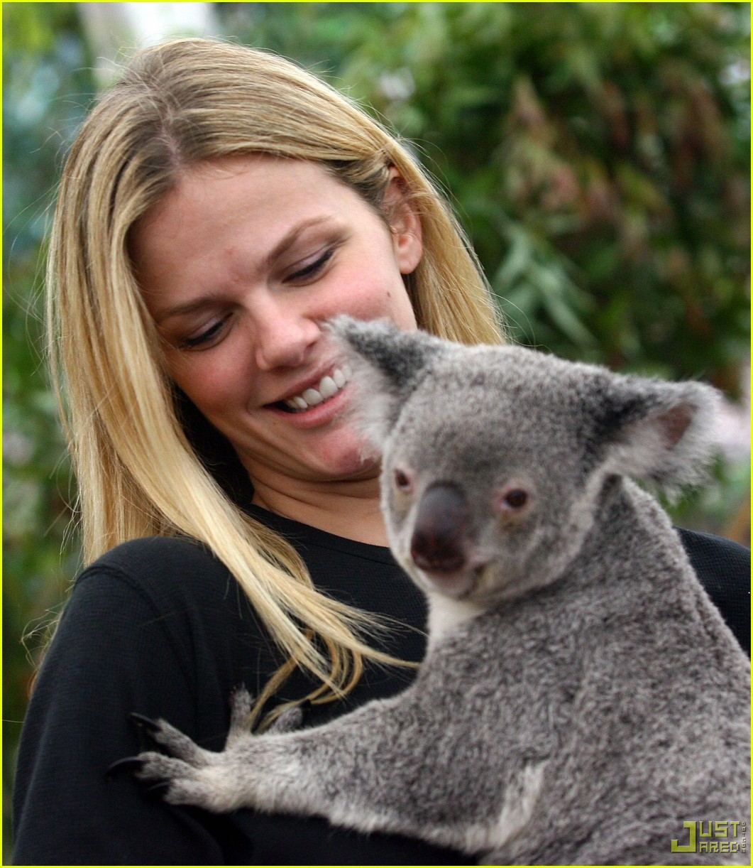 Brooklyn Decker couple
