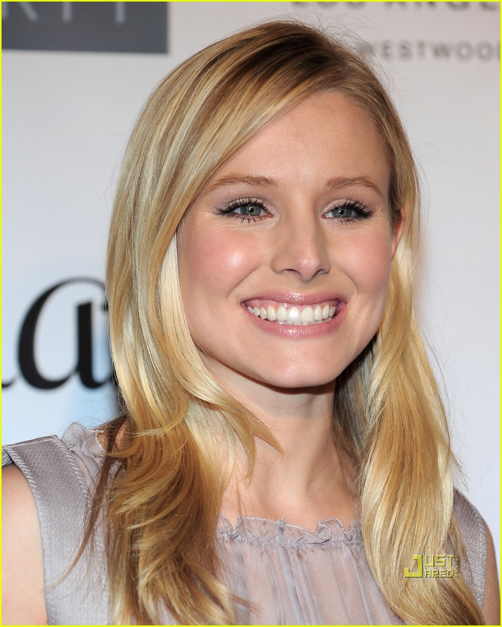 Full Sized Photo of kristen bell kristin chenoweth