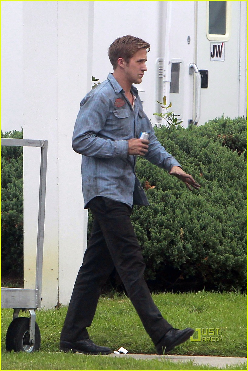 Full Sized Photo of ryan gosling carey mulligan drive set 03 | Photo 2488706 | Just Jared