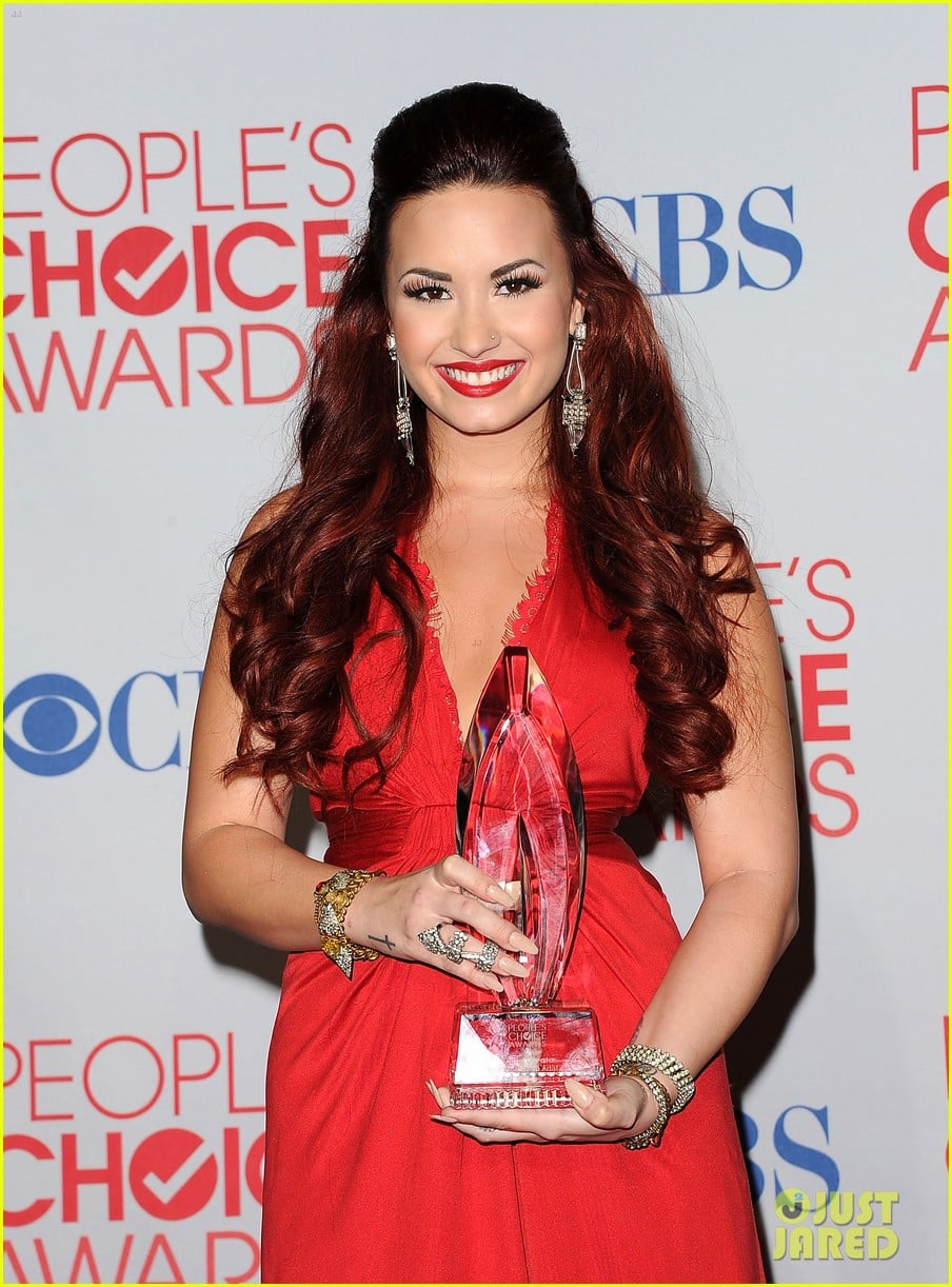 demi lovato pcas performance 14