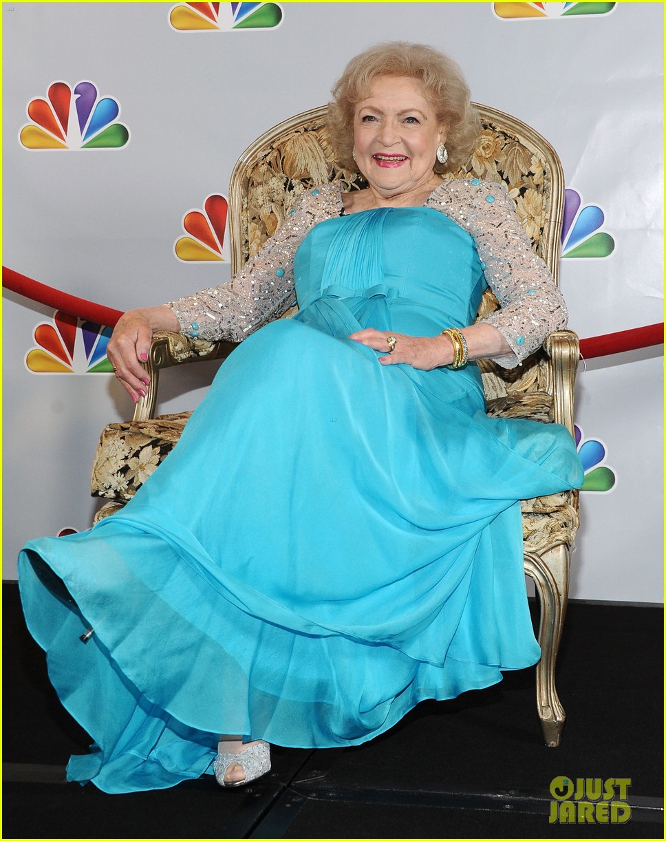 Betty White 90th Birthday Celebration Photo 2615891 Amy