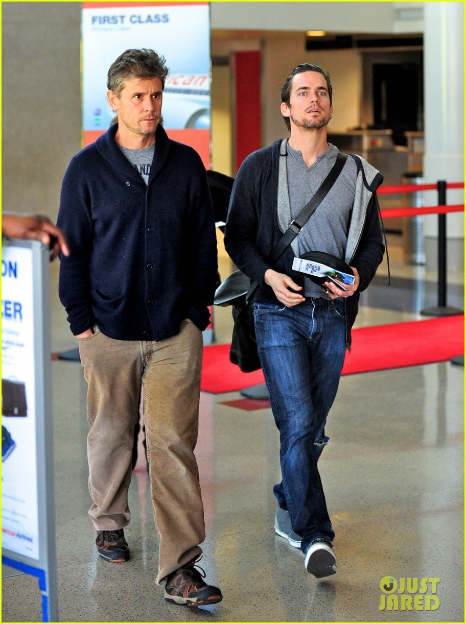 Matt Bomer: LAX Check In With Partner Simon Halls!: Photo 2637238