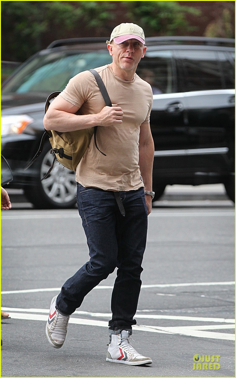 daniel craig sneakers