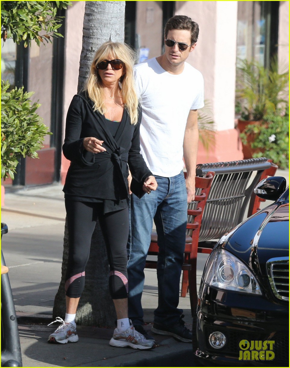 Kate Hudson: Mom Goldie Hawn’s Birthday Lunch!: Photo 2762762 | Bingham