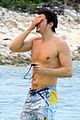 miranda kerr shirtless orlando bloom beach vacation with flynn 30