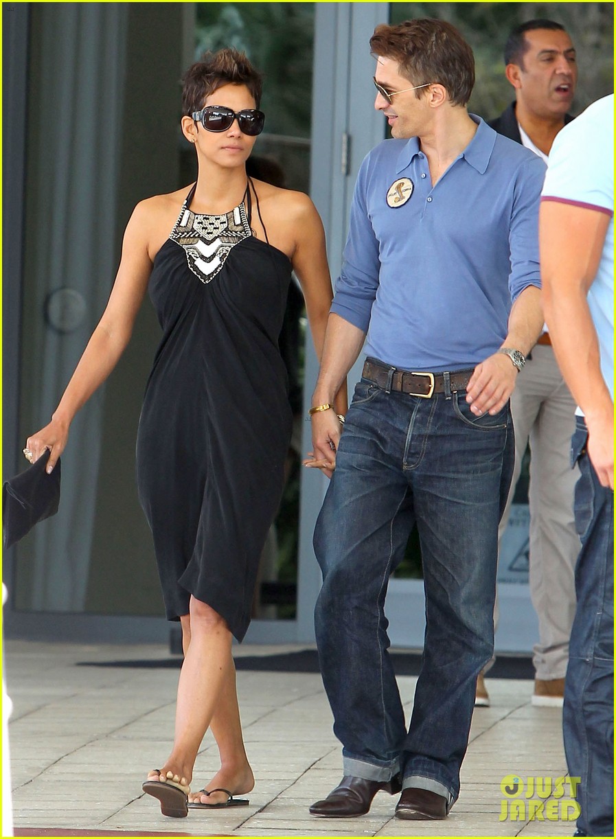 Halle berry dating michael ealy