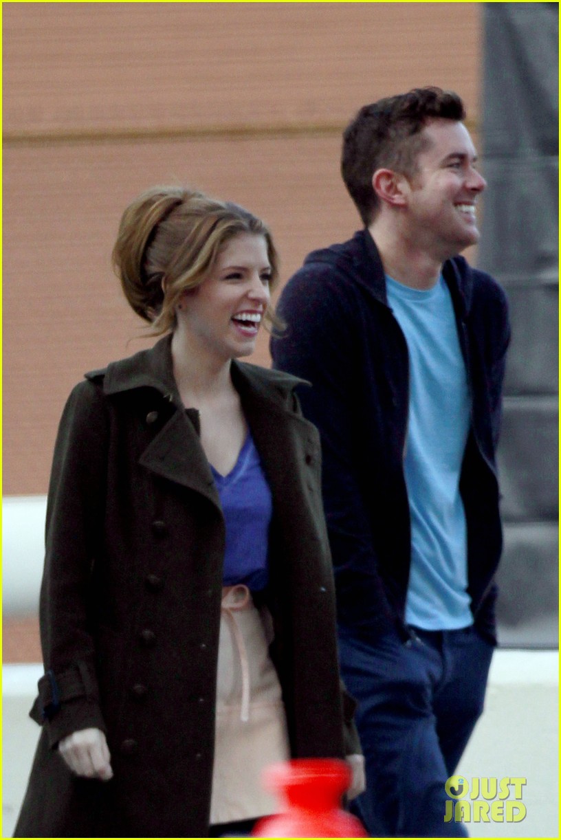 Full Sized Photo of anna kendrick cups music video shoot 04 Photo