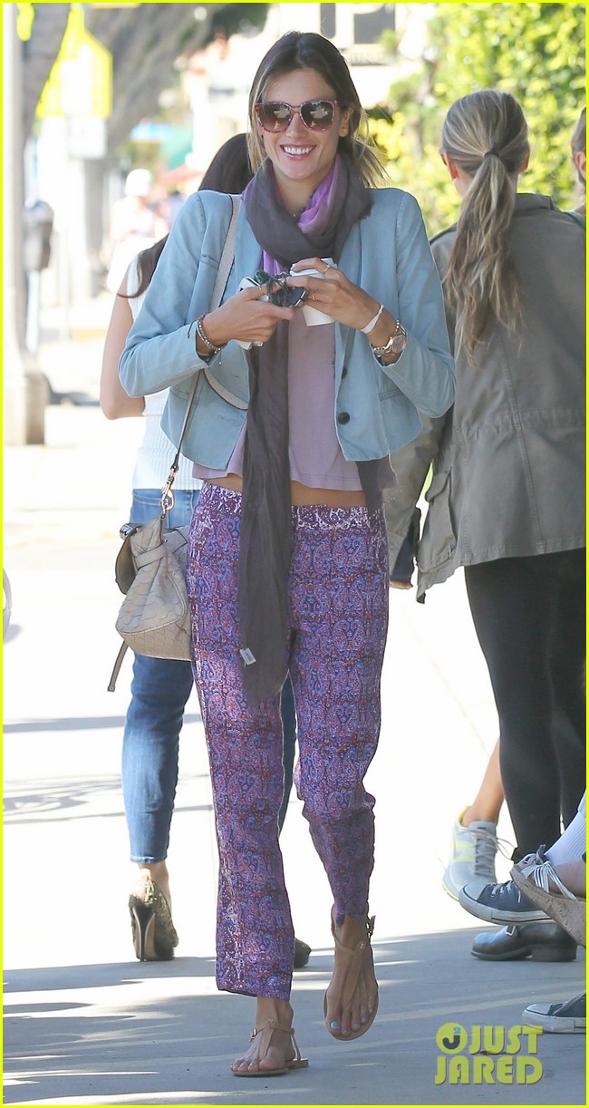alessandra ambrosio anja coachella fashionistas 05