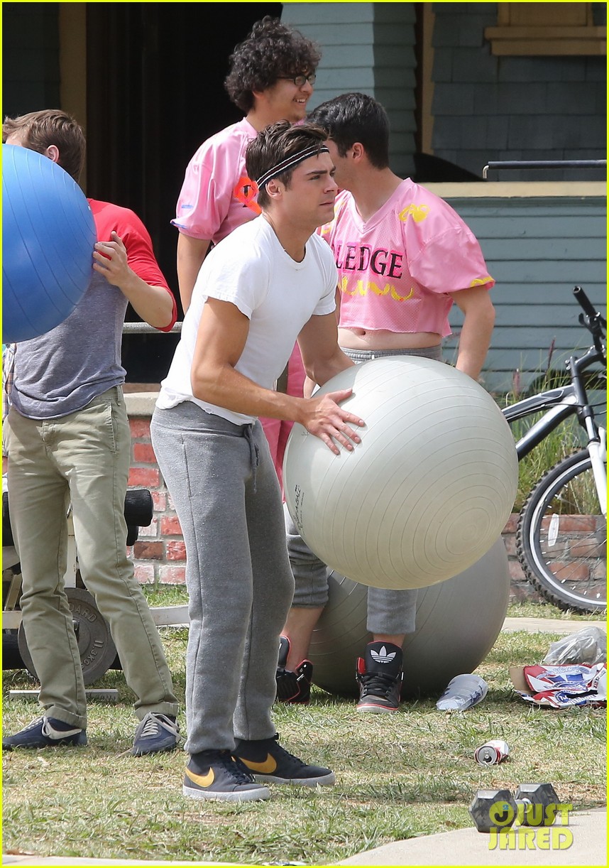 zac efron grey sweatpants