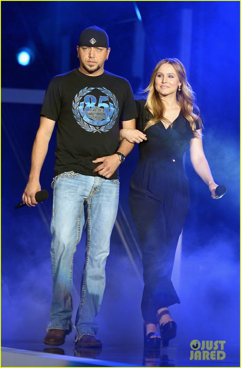 jason aldean blue jeans