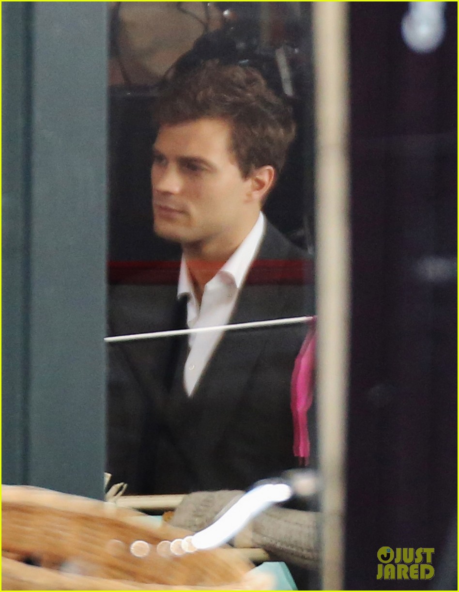 jamie dornan filming fifty shades of grey first photos on set 03