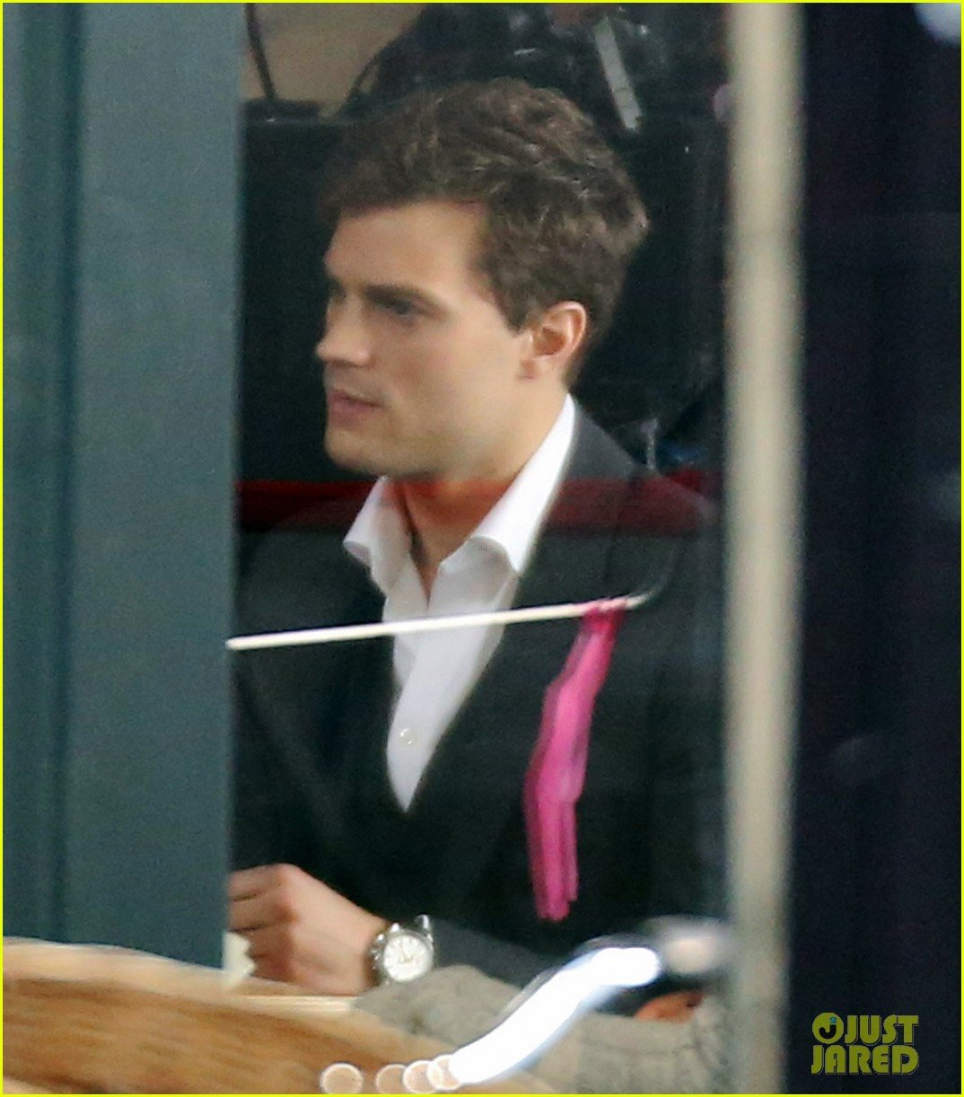 jamie dornan filming fifty shades of grey first photos on set 08