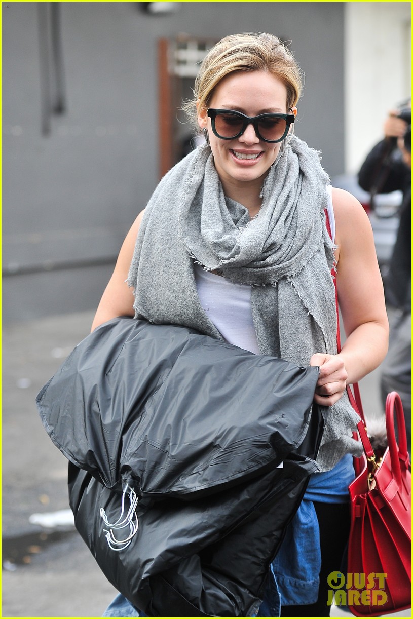 Full Sized Photo of hilary duff how you glow event mike comrie parties