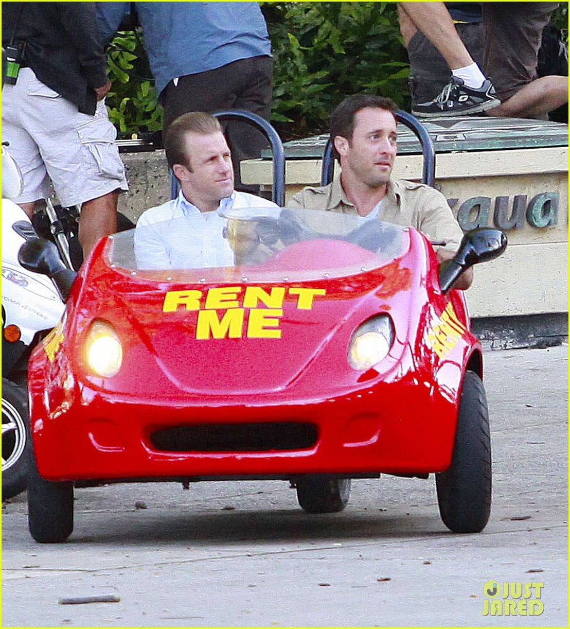 Alex O�Loughlin &amp; Scott Caan Drive Around in a Tiny Rental
