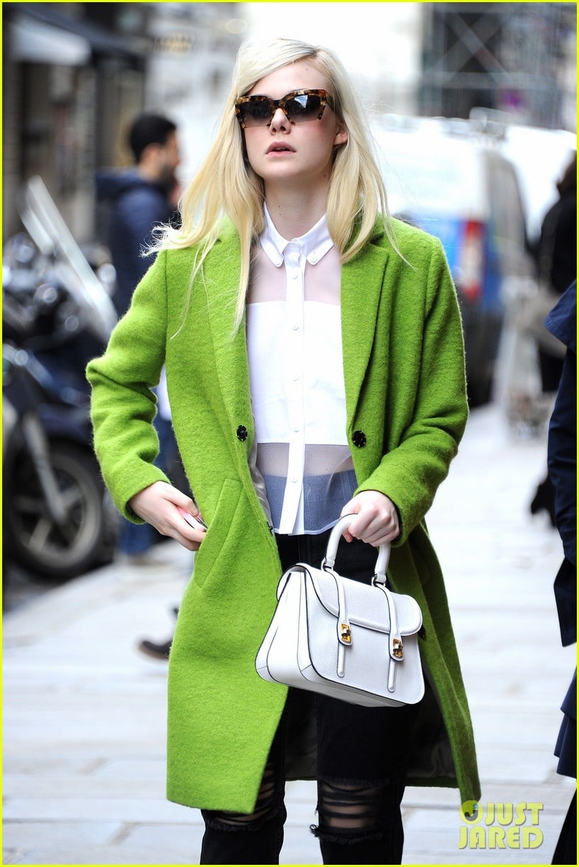 dakota elle fanning are chic sisters on separate continents 14
