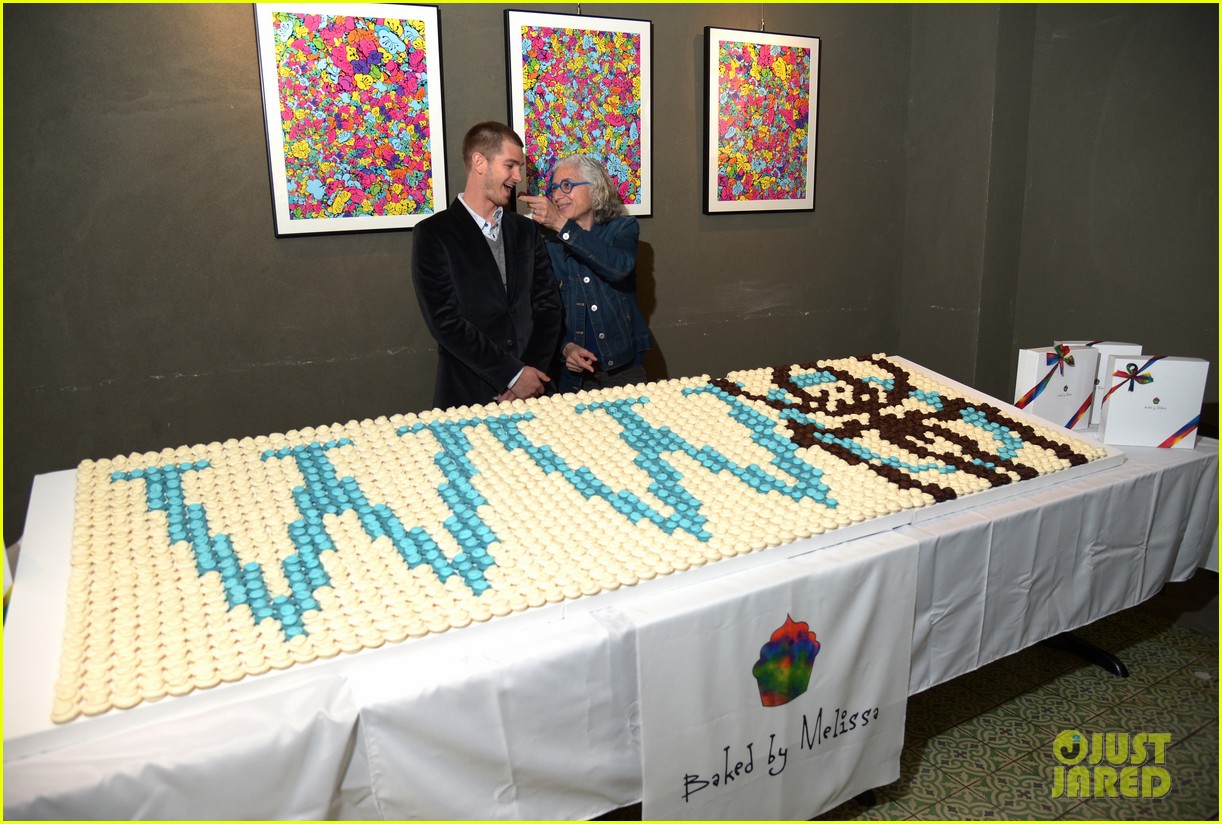 Andrew Garfield Helps Raise Over 10,000 for Worldwide