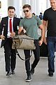 zac efron muscles cant be ignored at lax airport 27