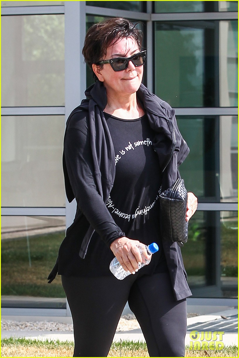 Kourtney, Kim, Khloe, and Kris Spotted Leaving Tracy Anderson&rsquo;s Gym in
