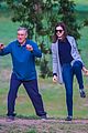 anne hathaway does tai chi in the park with robert de niro 20