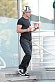 gavin rossdale carries starbucks for six 07