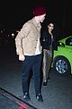 robert pattinson fka twigs hold hands nyc concert 03