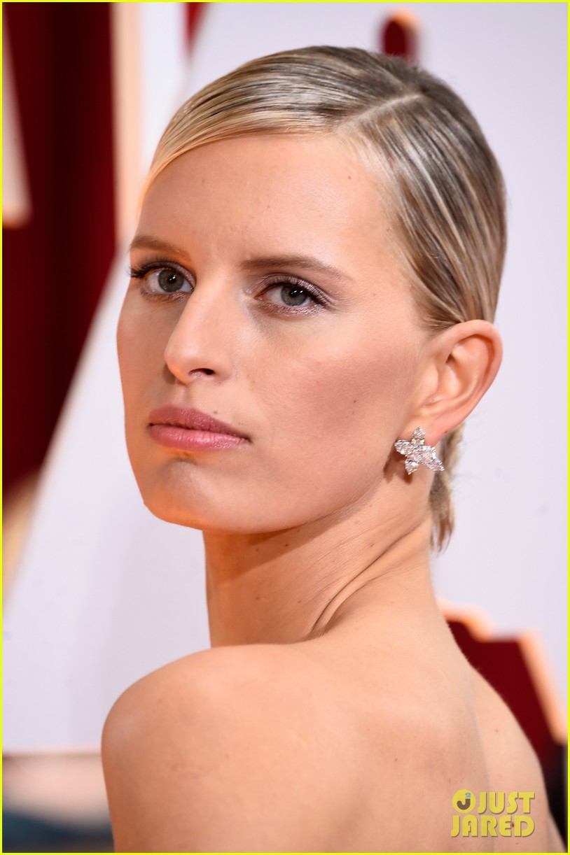 Full Sized Photo of karolina kurkova oscars red carpet 10 | Photo