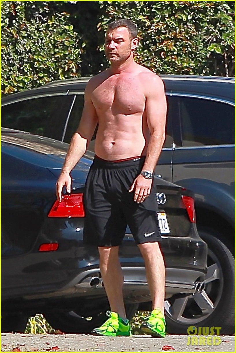 Liev Schreiber Shows Off His Shirtless Ray Donovan Body 