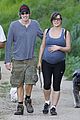 milla jovovich pregnant hike 13