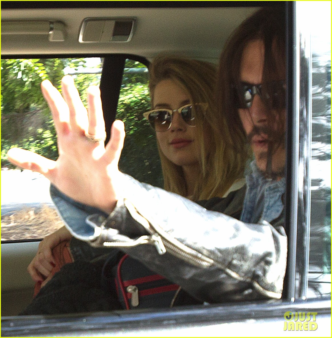 Johnny Depp & Amber Heard Hold Hands For Australian Arrival: Photo 3352004 | Amber ...1164 x 1186