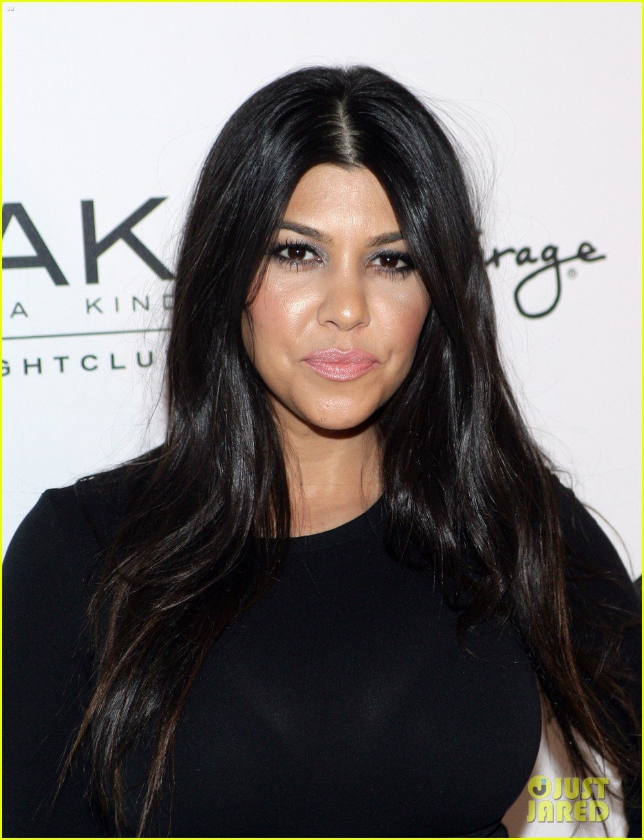 Full Sized Photo of kourtney kardashian 36 birthday vegas 04 | Photo