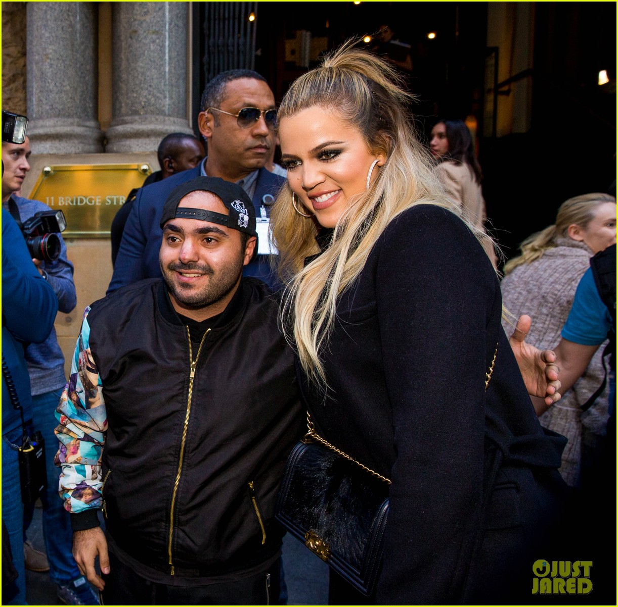 khloe kardashian reveals why her brother rob lives with her 01