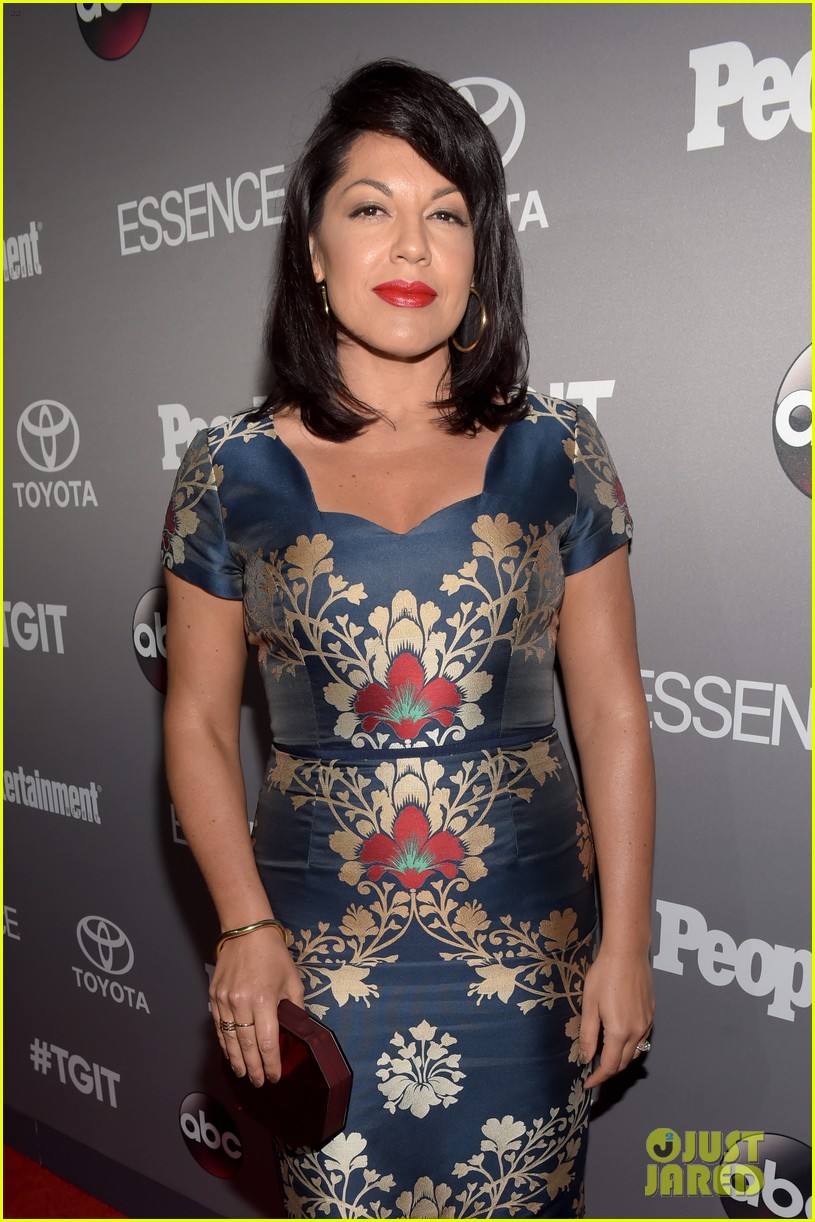 Ellen Pompeo & 'Grey's Anatomy' Cast Celebrate TGIT: Photo 3471861