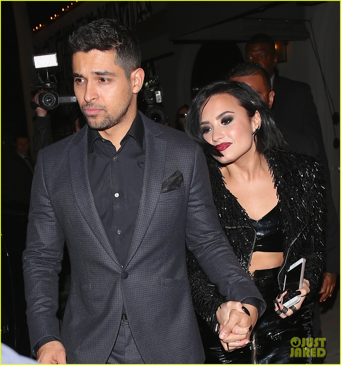 joe jonas demi lovato 2015 ama party 02 - Relationship Russian People: An Easy Romance Guidelines to begin with