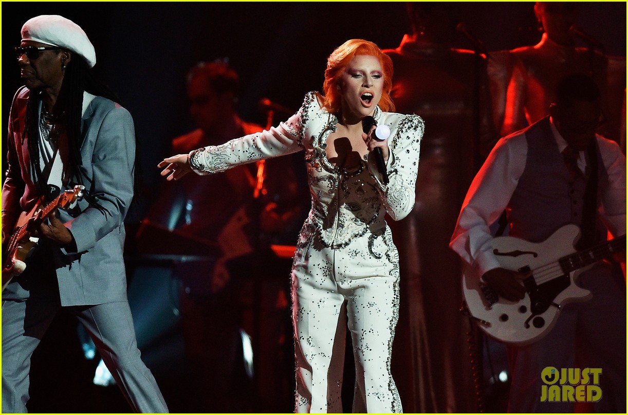 lady-gaga-performs-david-bowie-tribute-a