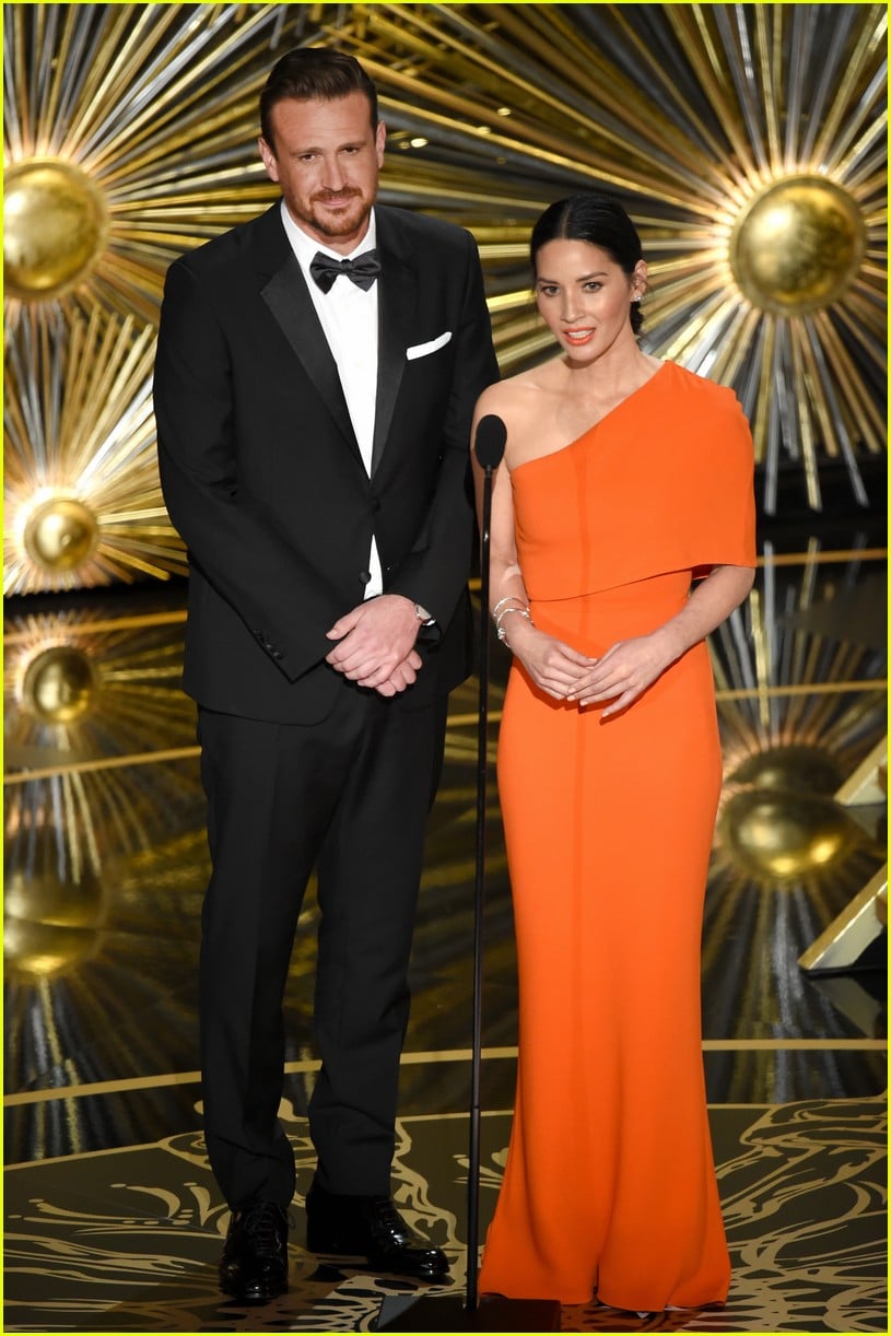 Jason Segel Arrives at Oscars 2016 With Girlfriend Alexis ...