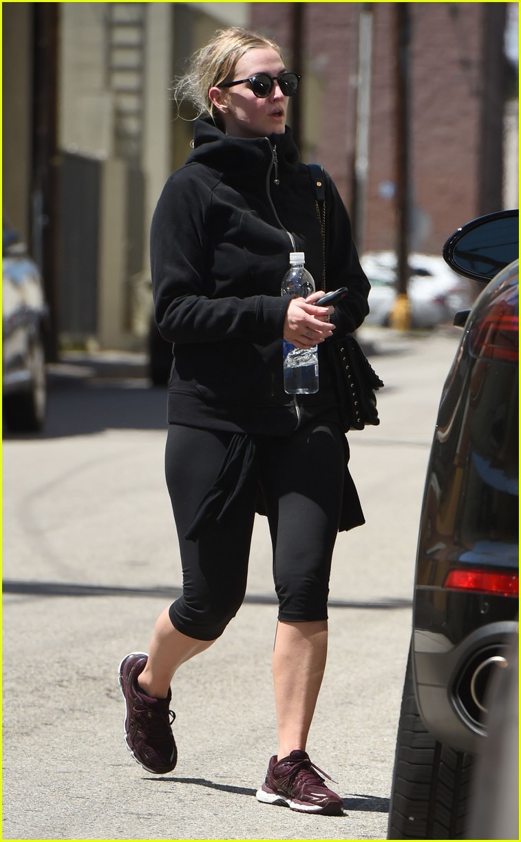 all black workout sneakers