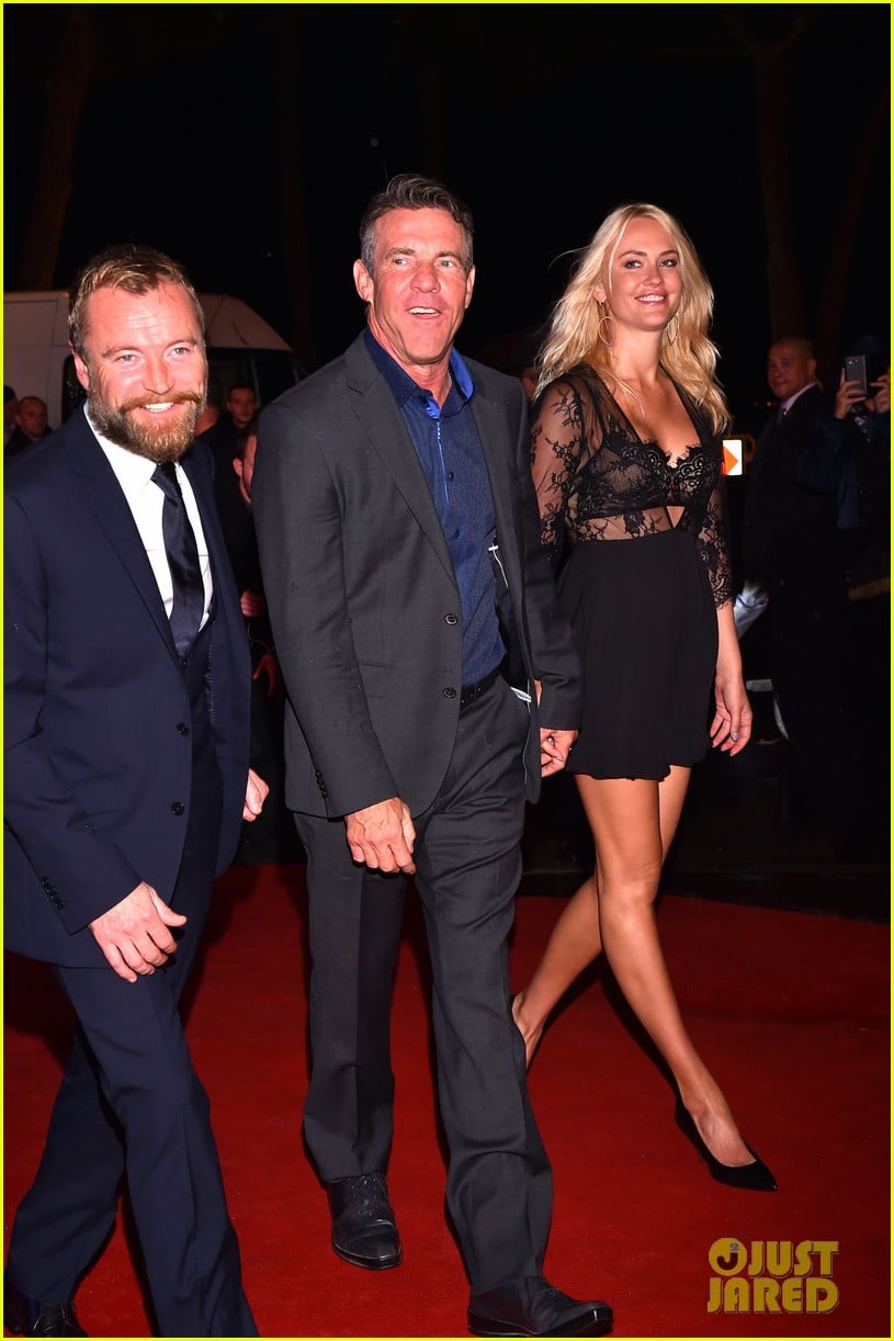 Full Sized Photo of dennis quaid new girlfriend santa auzina make red