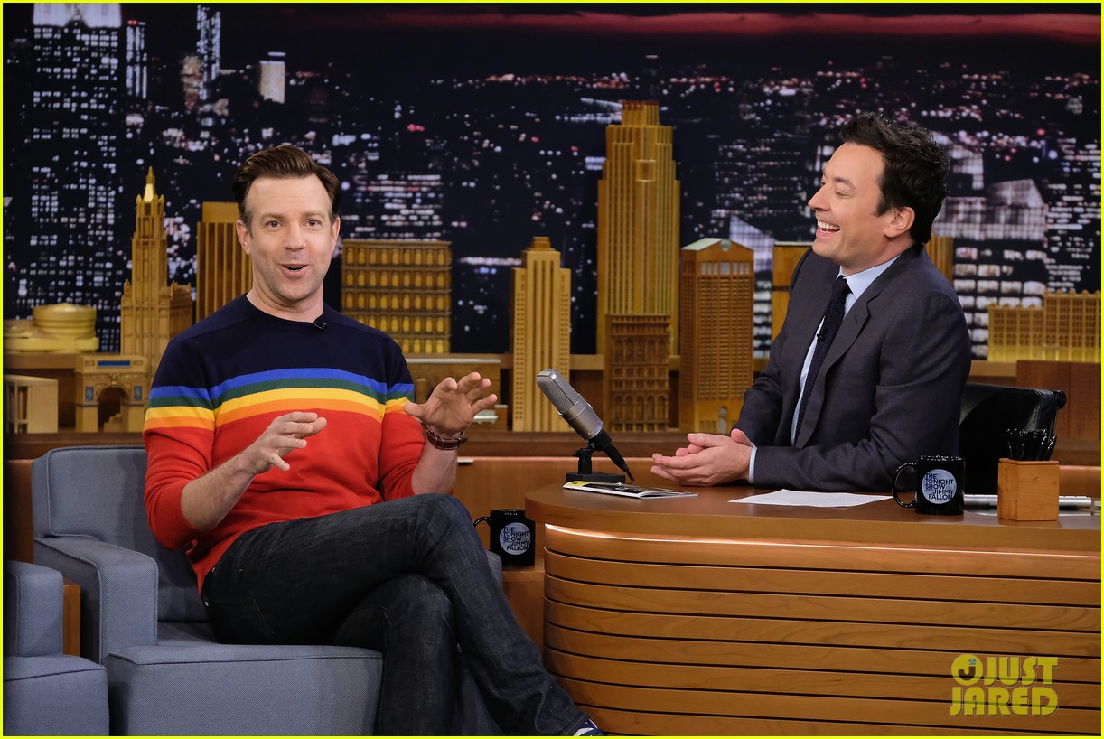 Full Sized Photo of jason sudeikis kristin chenoweth face