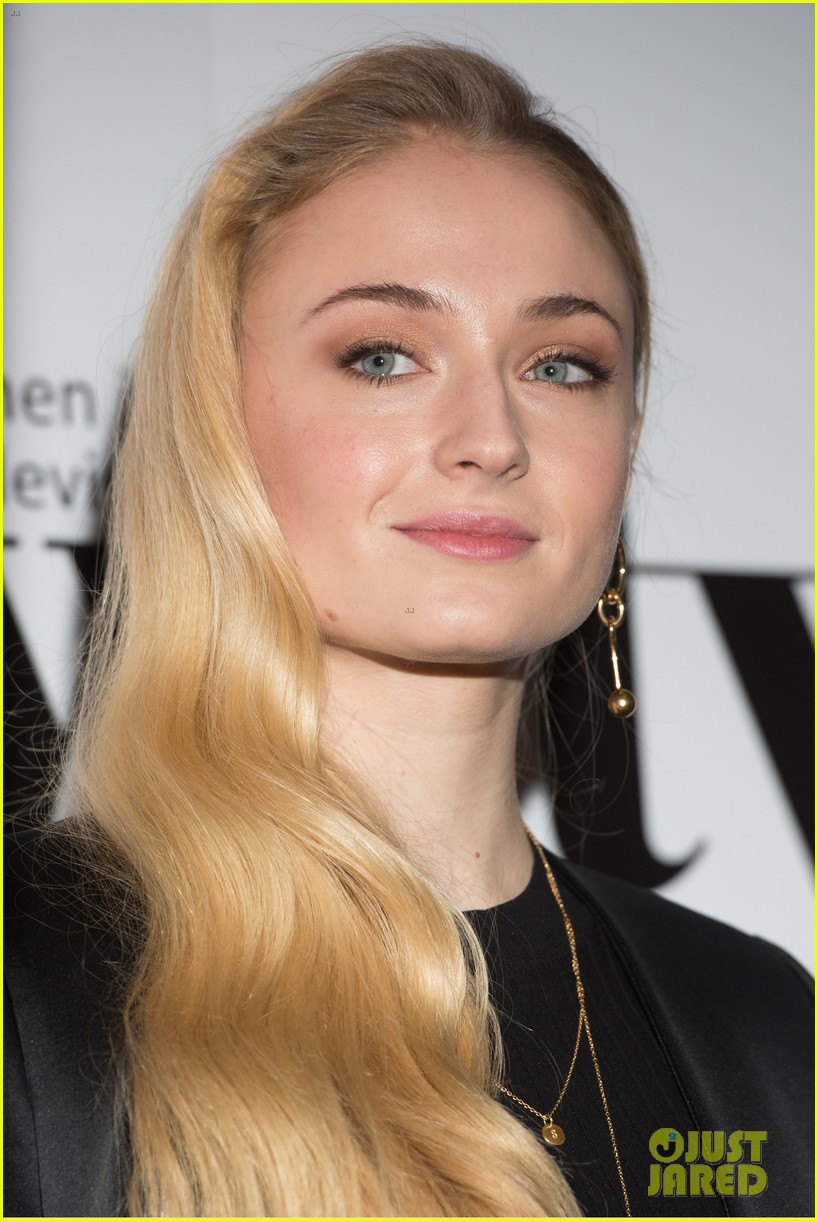 sophie turner sophie turner sophie turner age tom hiddleston benedict cumberbatch