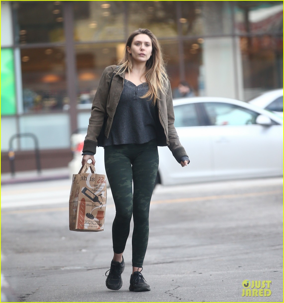 Full Sized Photo Of Elizabeth Olsen Rocks Camo Leggings For Her Casual Outing 03 Photo 3843308 Just Jared