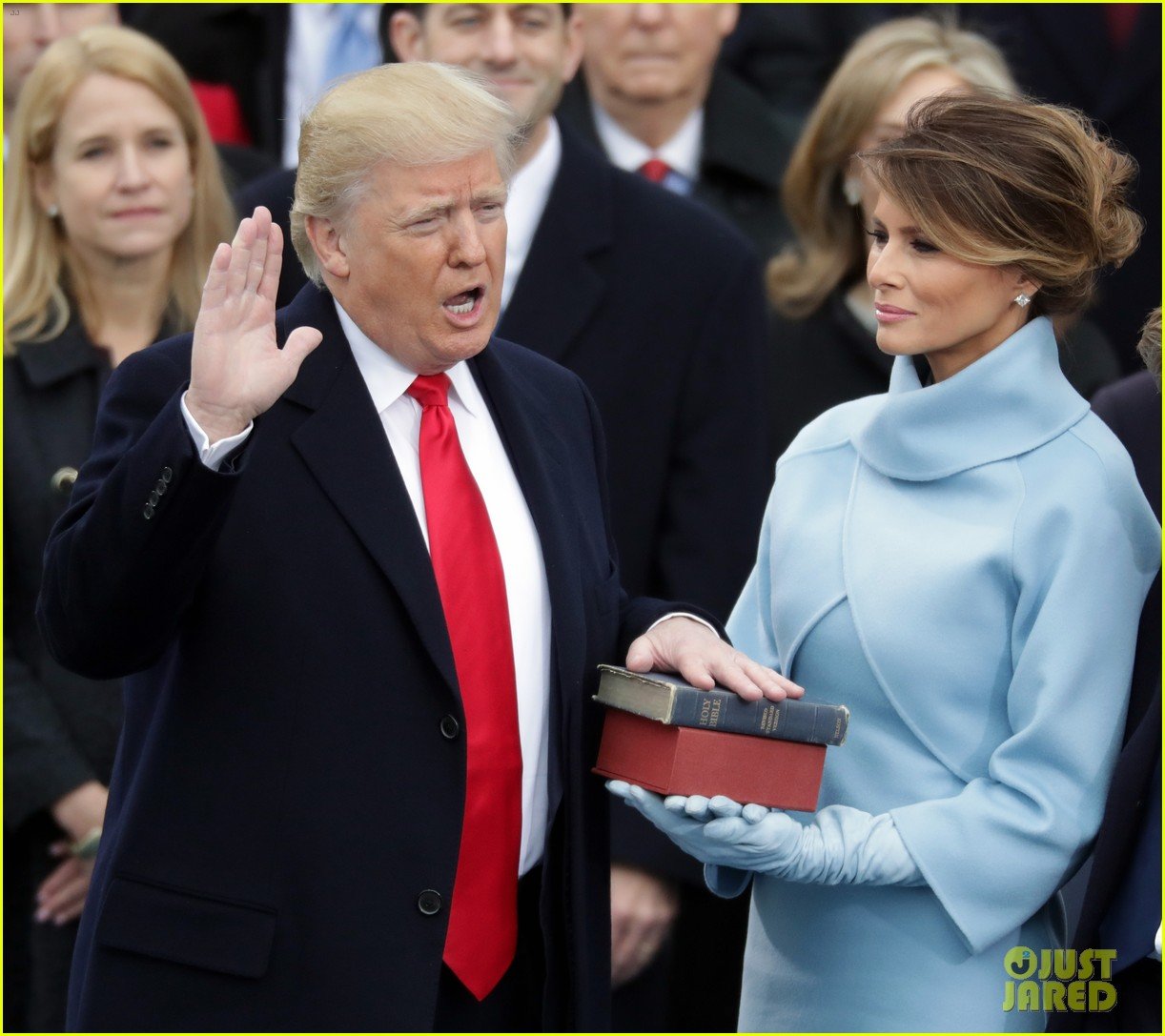 http://cdn02.cdn.justjared.com/wp-content/uploads/2017/01/trump-speeche/donald-trump-inauguration-speech-26.jpg