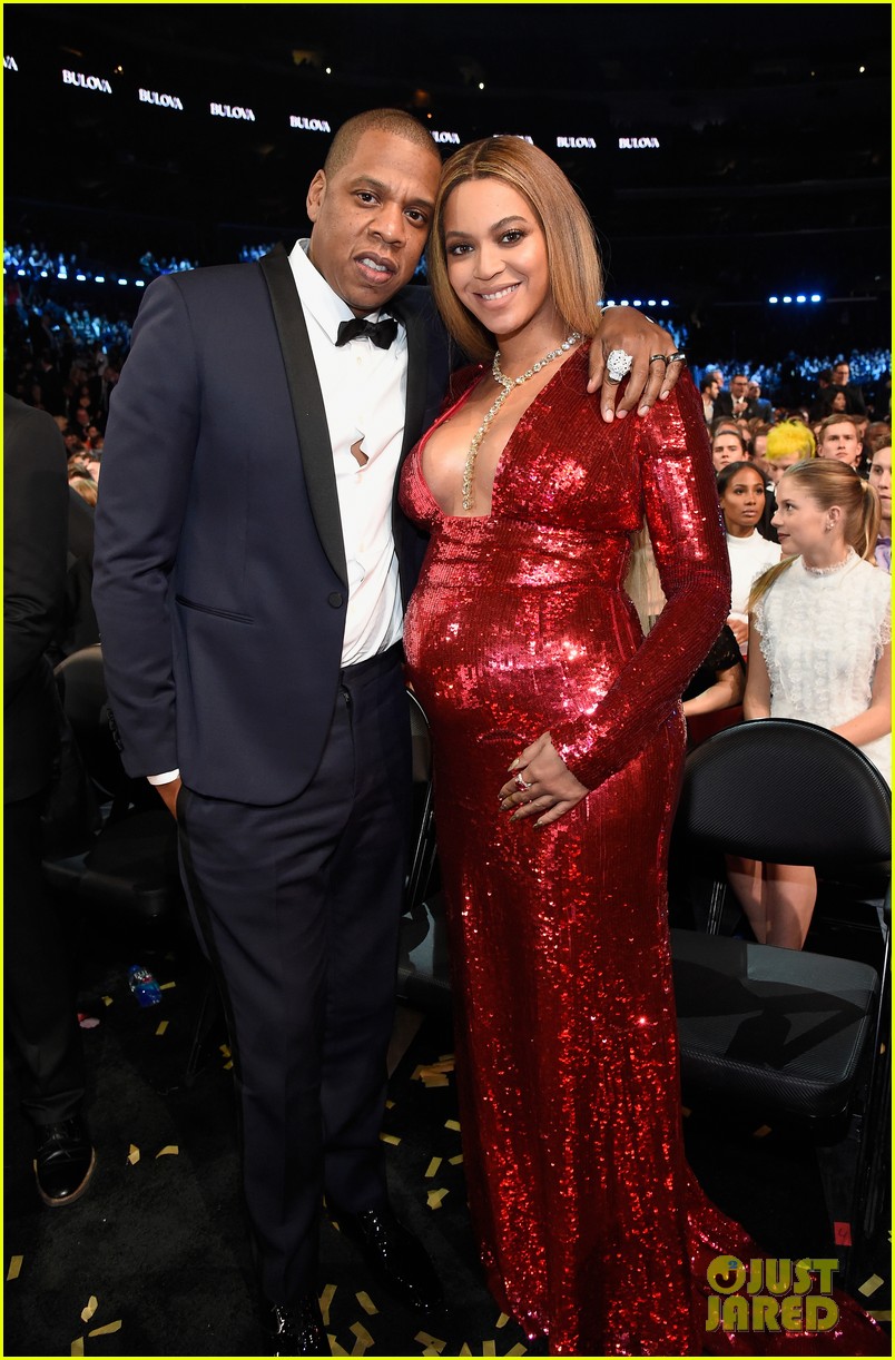 pregnant-beyonce-stuns-in-red-dress-at-grammys-2017-with-jay-z-01.jpg