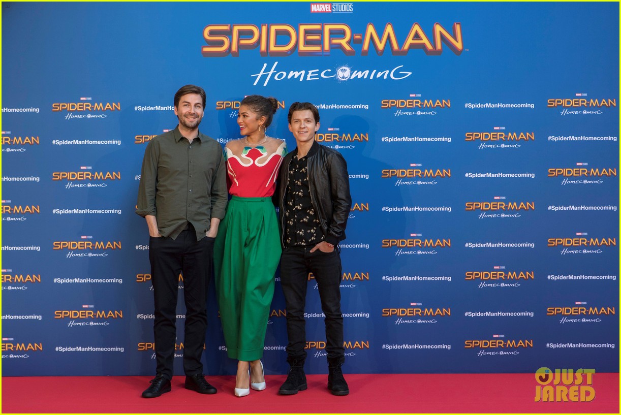 Zendaya & Tom Holland Promote 'Spider-Man' in Barcelona: Photo 3916113